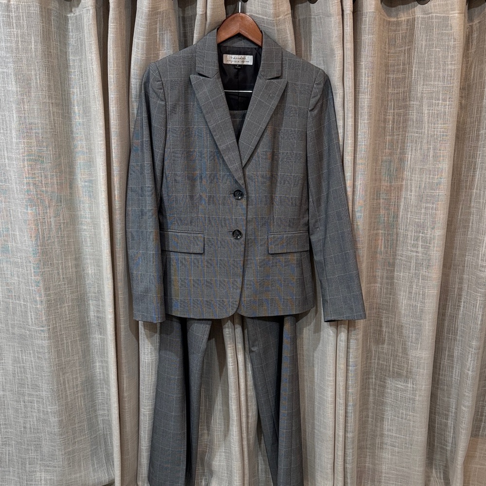 Gray Plaid Women’s Suit Blazer/Pants
